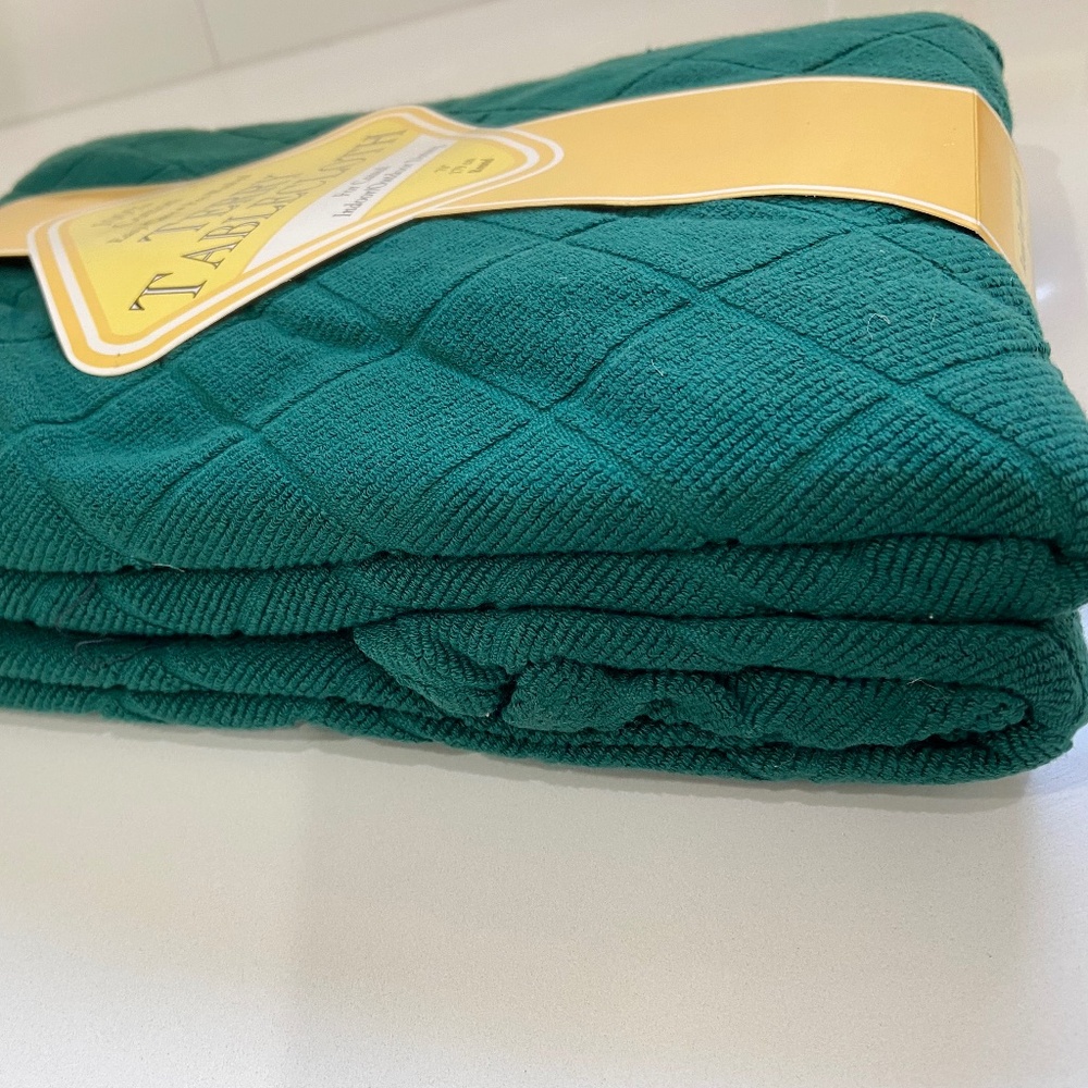 Green Terry Tablecloth; Round; New; 100% Cotton; Ritz Brand; Checkered Weave